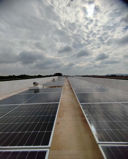 ระบบไมโครกริดเก็บพลังงานแสงอาทิตย์ดีเซลขนาด 60kW/230kWh ในคองโก